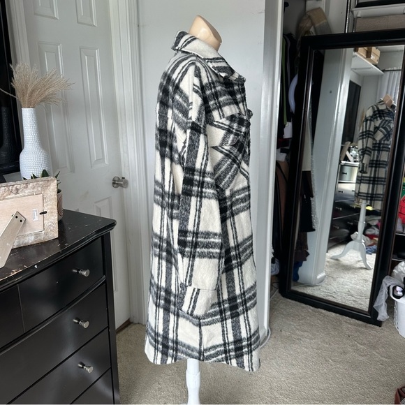 STEVE MADDEN LONG BUTTON UP FRONT POCKET SHIRT JACKET - Picture 10 of 15